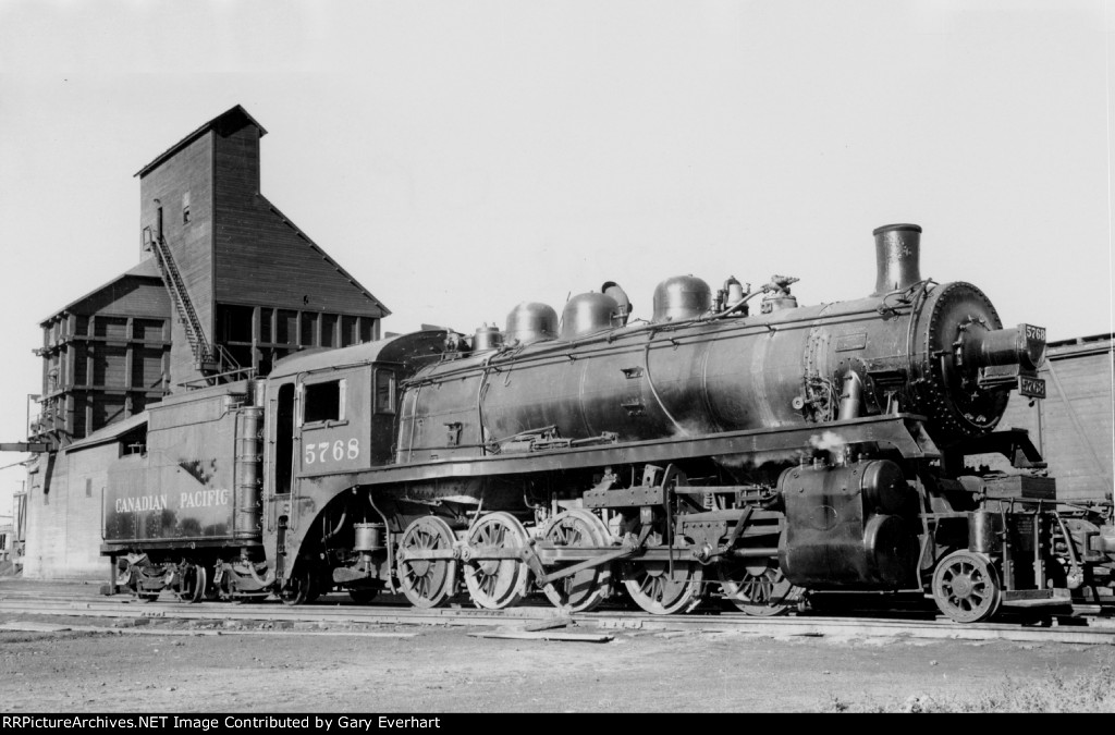 CP 2-10-0 #5768 - Canadian Pacific
